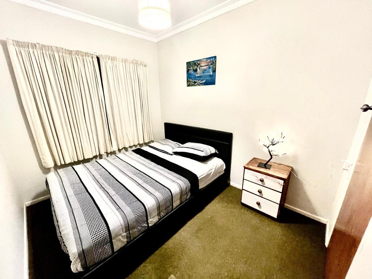Private Rooms In Central Auckland Eksteriør billede